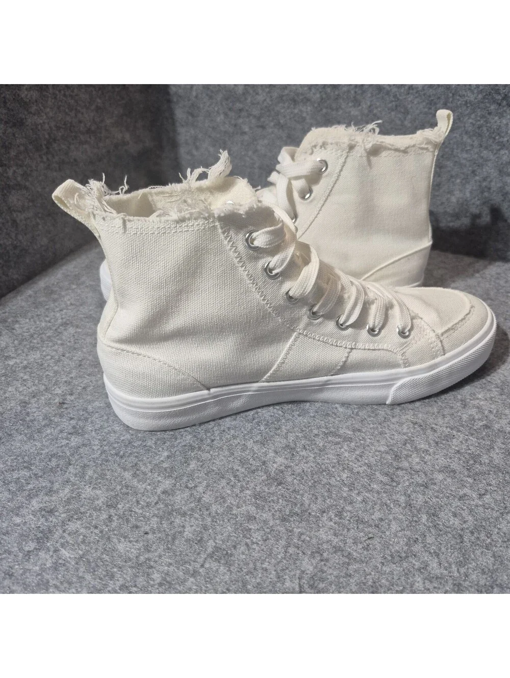 Obtaom Women's Canvas Lace Up High Top Sneaker Size 8 White
